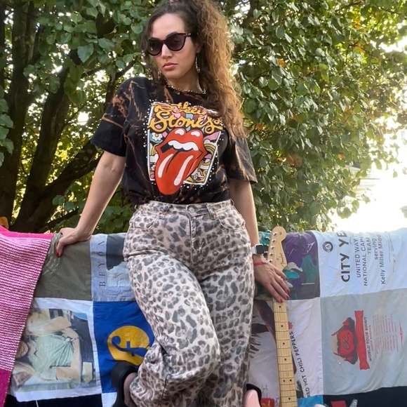 Acid Washed Rolling Stones T-shirt, Size L, Upcycled - Picture 6 of 6